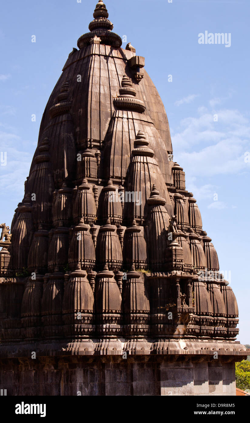 Niedrigen Winkel Blick auf einen Tempel, Bhimashankar, Pune, Maharashtra, Indien Stockfoto
