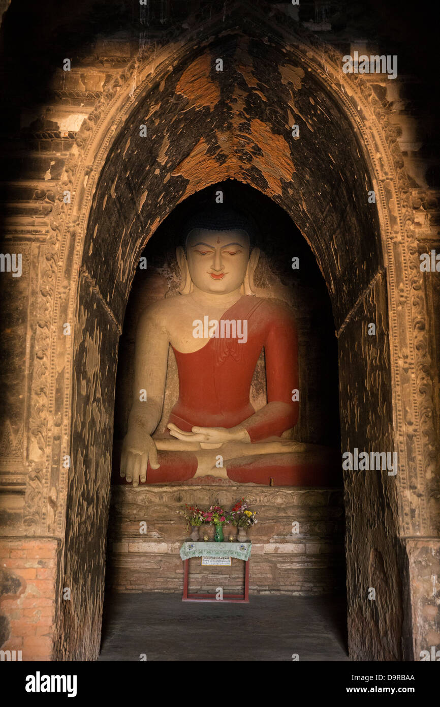 Buddha im Pahtothamyar-Tempel, Bagan, Myanmar (Burma) Stockfoto