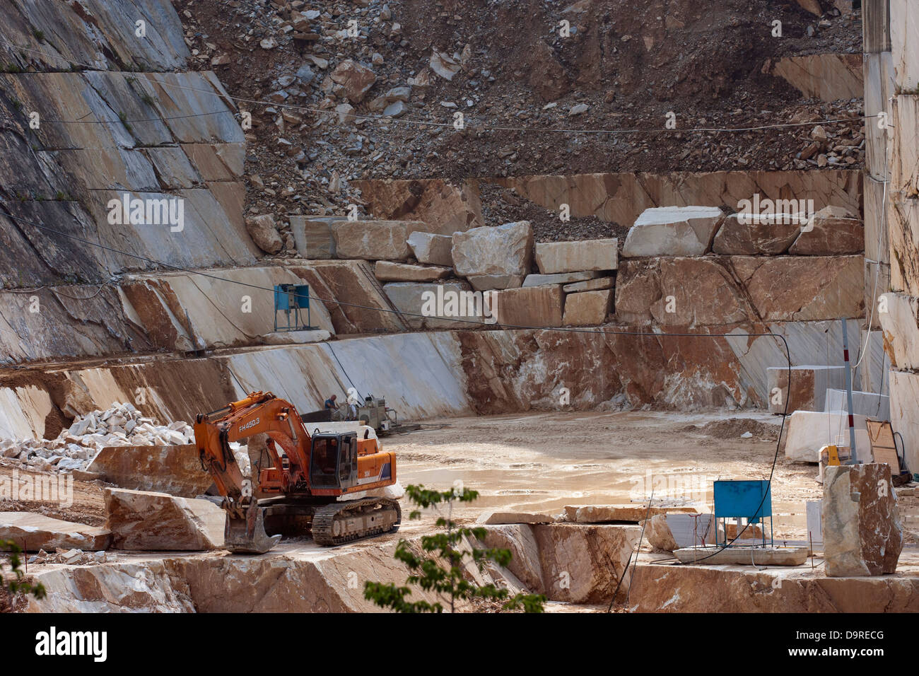 Ausbeutung in einem Marmor-Steinbruch in der Nähe von Carrara Stockfoto