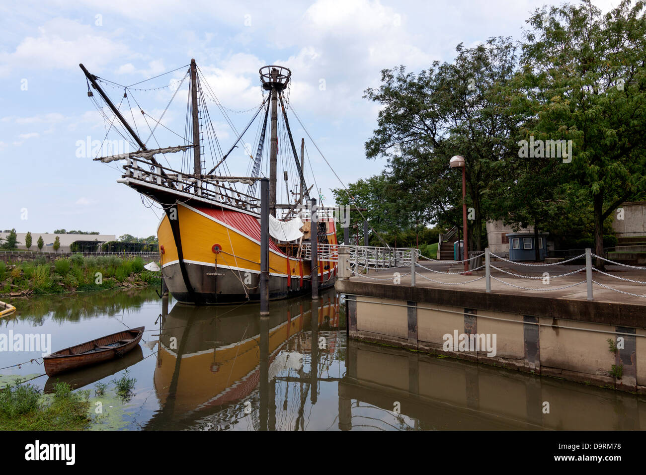 Ein Nachbau des Schiffs Santa Maria von Columbus, im Hafen von Columbus, Ohio gesegelt. Stockfoto