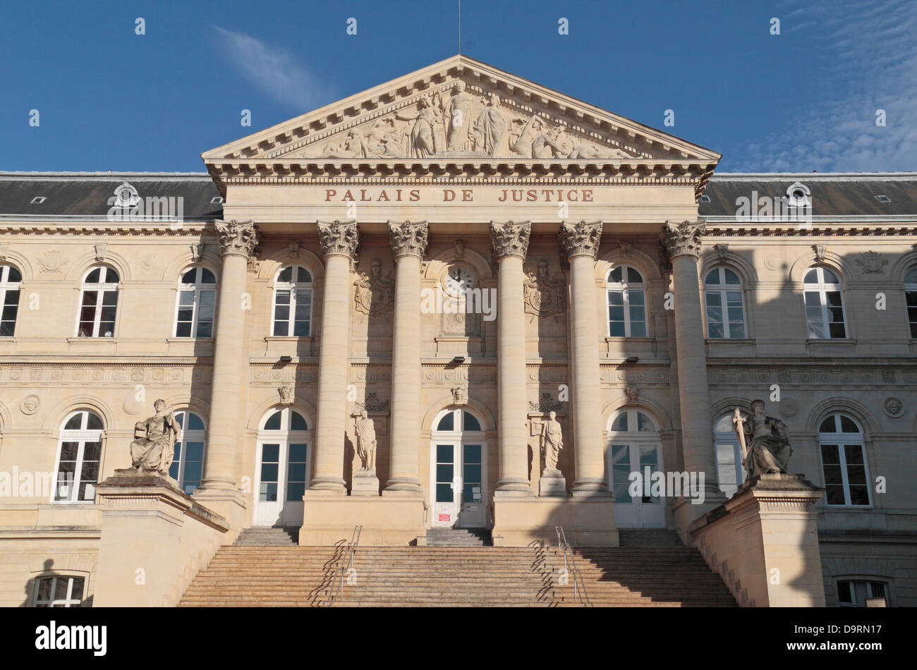 Palais de Justice (Justizpalast), Square Jules Bocquet, Amiens, Picardie Somme, Frankreich. Stockfoto