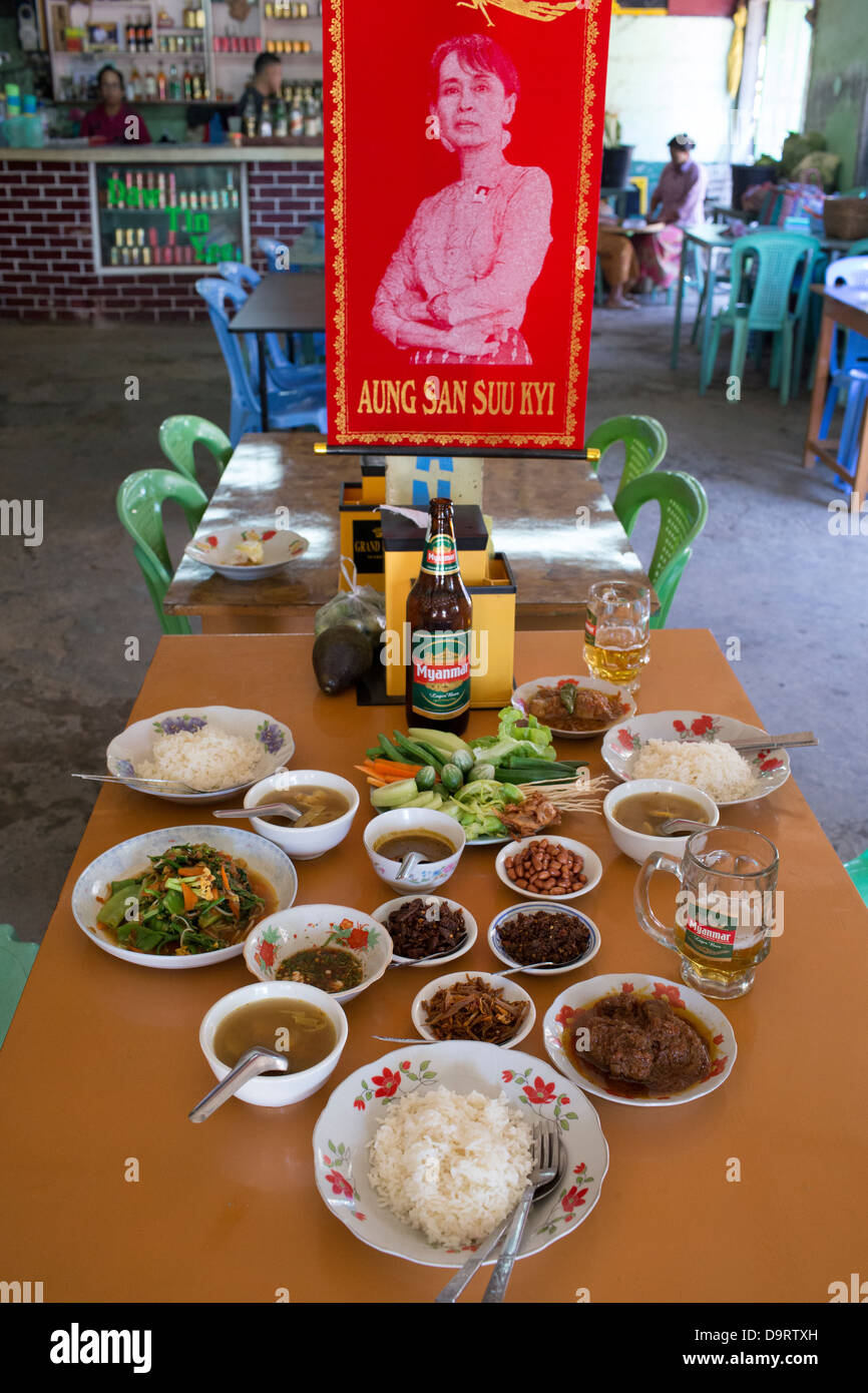 Mittagessen, Nyaungshwe, Inle-See, Myanmar, Burma Stockfoto