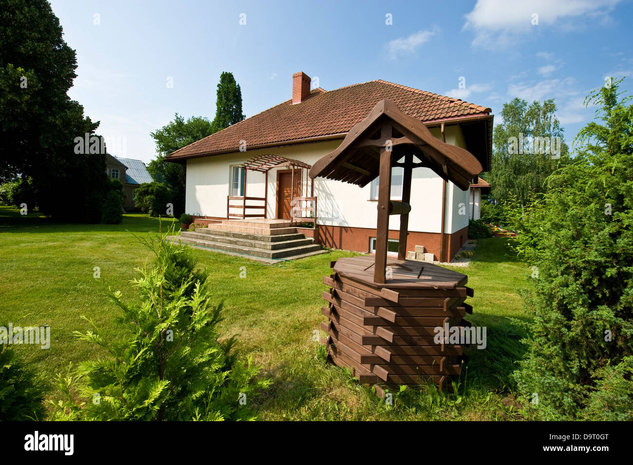 Ein Bed &amp; Breakfast-Pension in einem Dorf in der Nähe von Knyszyn-Wald am Fluss Biebrza am Rande des Nationalpark Biebrza-Flusstal. Stockfoto