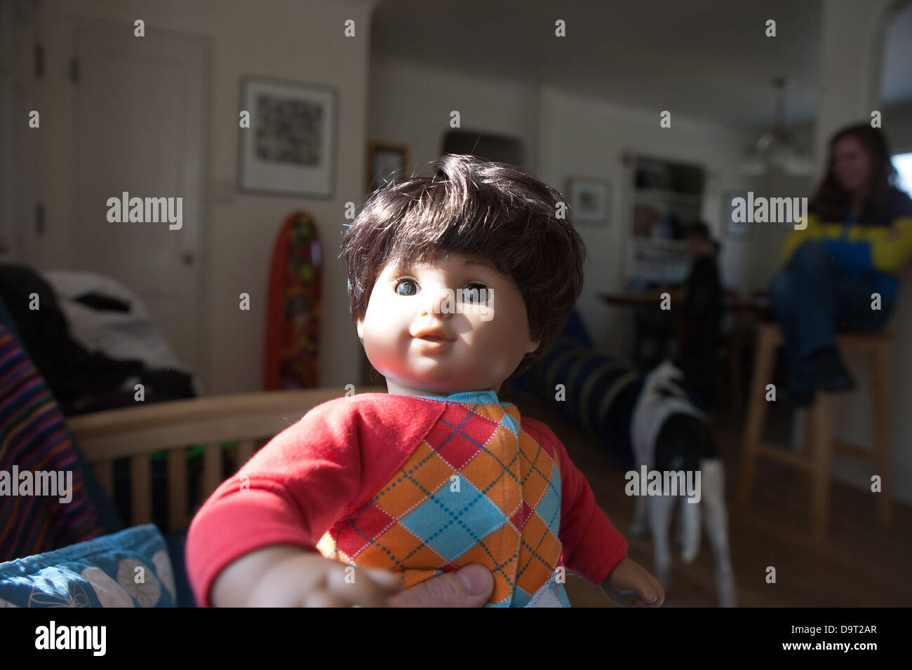 Nahaufnahme einer männlichen Puppe von American Girl. Stockfoto