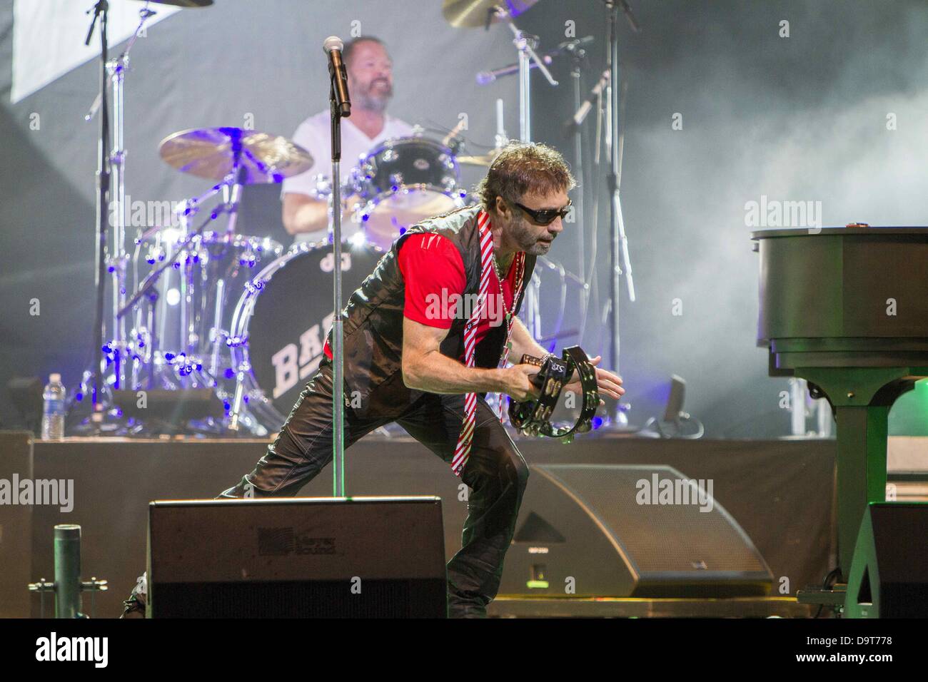 25. Juni 2013 - Del Mar, führen Sie Kalifornien, USA - Sänger PAUL ROGERS und Drummer SIMON KIRKE mit BAD COMPANY in das San Diego County Fair Tribüne Stadium. (Kredit-Bild: © Daniel Knighton/ZUMAPRESS.com) Stockfoto