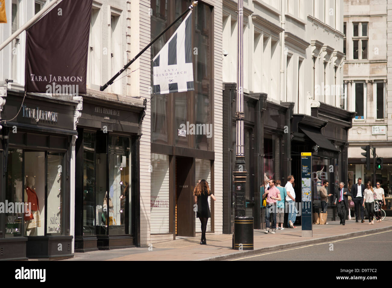 Designer-Shop-Fassaden im neuen Bond Street, London W1 Stockfoto
