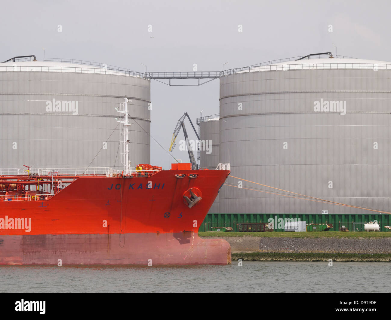 Tanker Schiff Jo Kashi im Öl-terminal im Hafen von Rotterdam, Niederlande Stockfoto