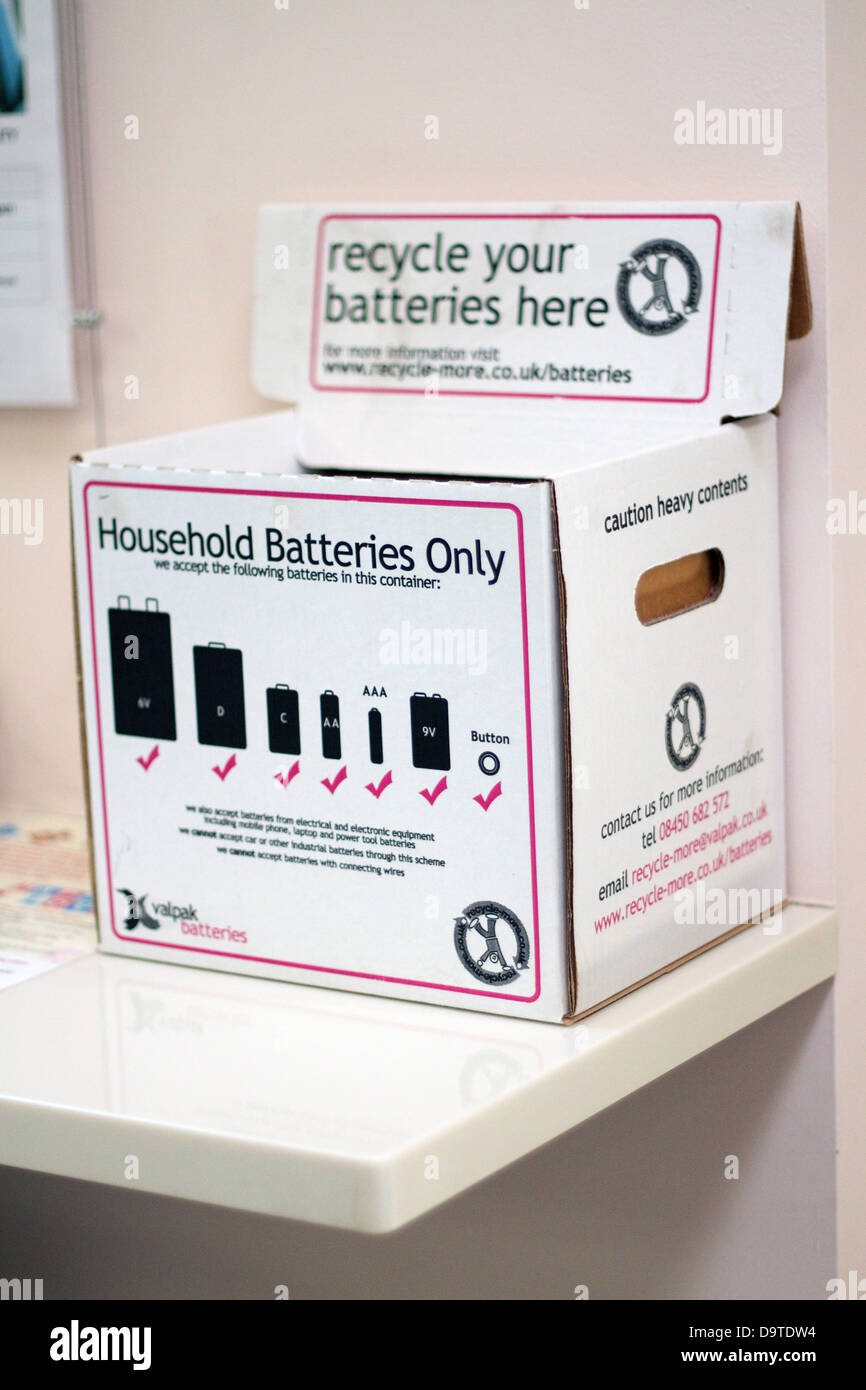 Battery Collection Box Library Recycling batterien -Fotos und -Bildmaterial in hoher Auflösung – Alamy