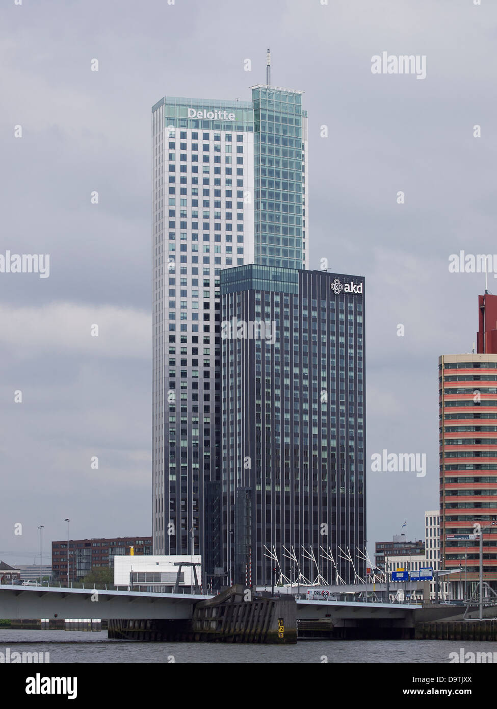 Deloitte und AKD Bürotürme in Rotterdam, Niederlande Stockfoto