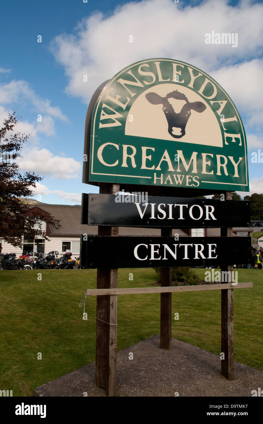 Melden Sie sich für die Wensleydale Creamery, Hawes, Yorkshire, England Stockfoto