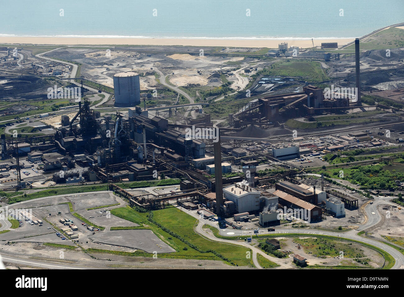 Luftaufnahme von Port Talbot Stahl Werke und Aberavon Beach. Stockfoto