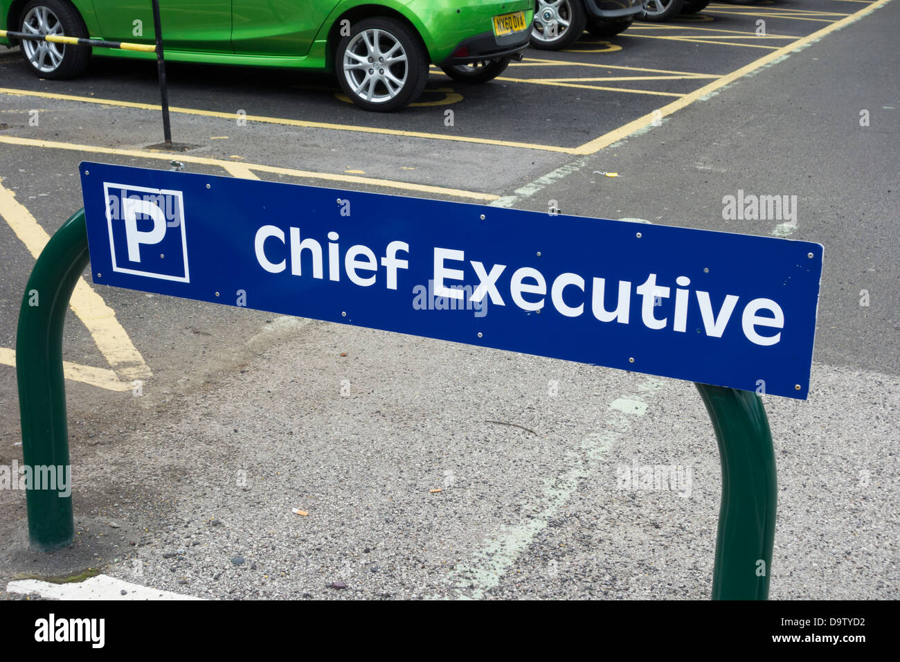 Chief Executive Stellplatz an der NHS-Krankenhaus, England, UK Stockfoto