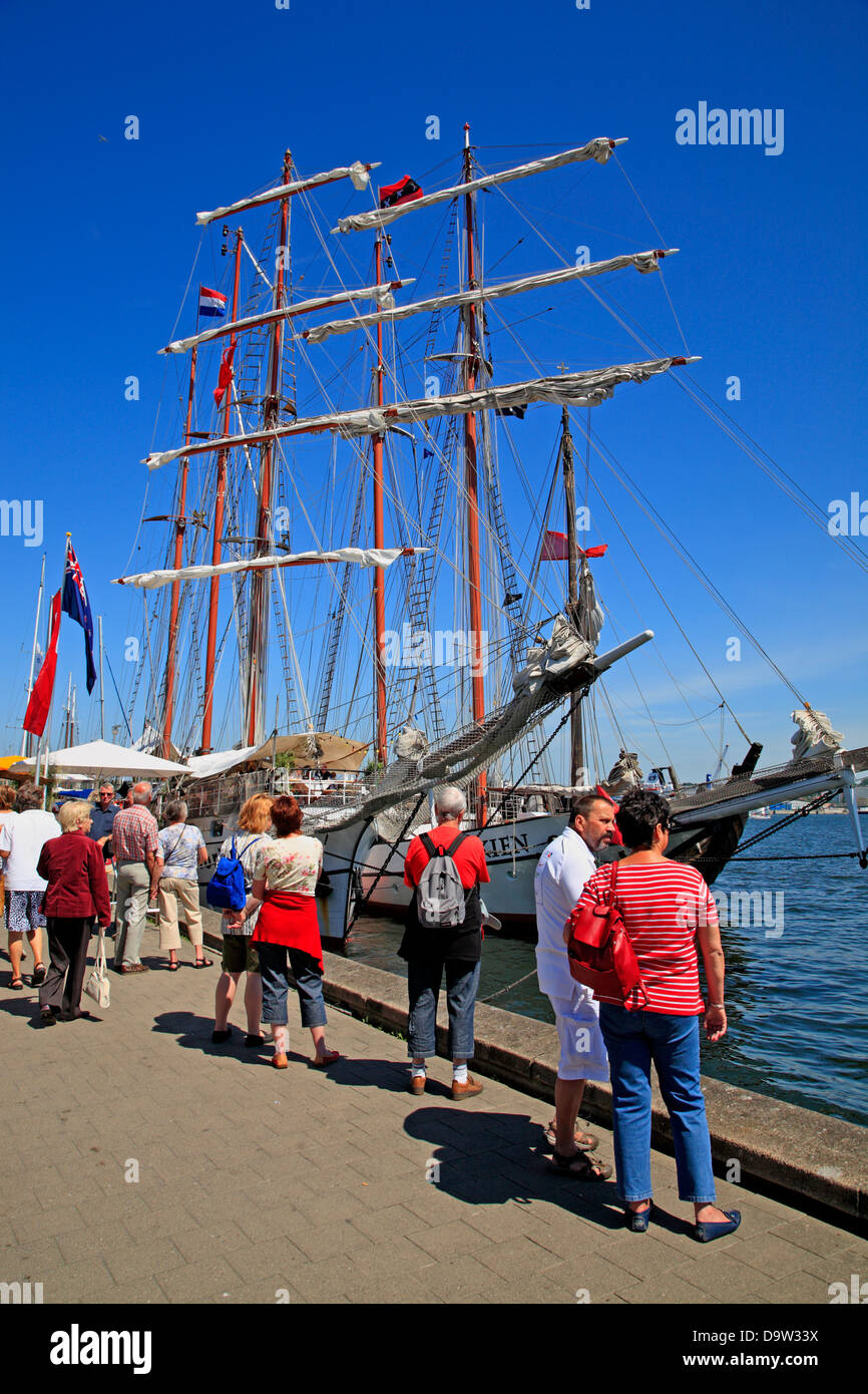 Besucher auf der Kieler Woche, Schleswig-Holstein, Deutschland, Europe Stockfoto