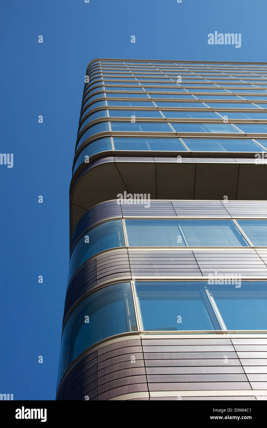 Fassade der 18 Geschichte DWI-Turm in Hamburg, Deutschland, gebaut im Jahr 2007, die modernistische Astra-Turm zu ersetzen. Stockfoto