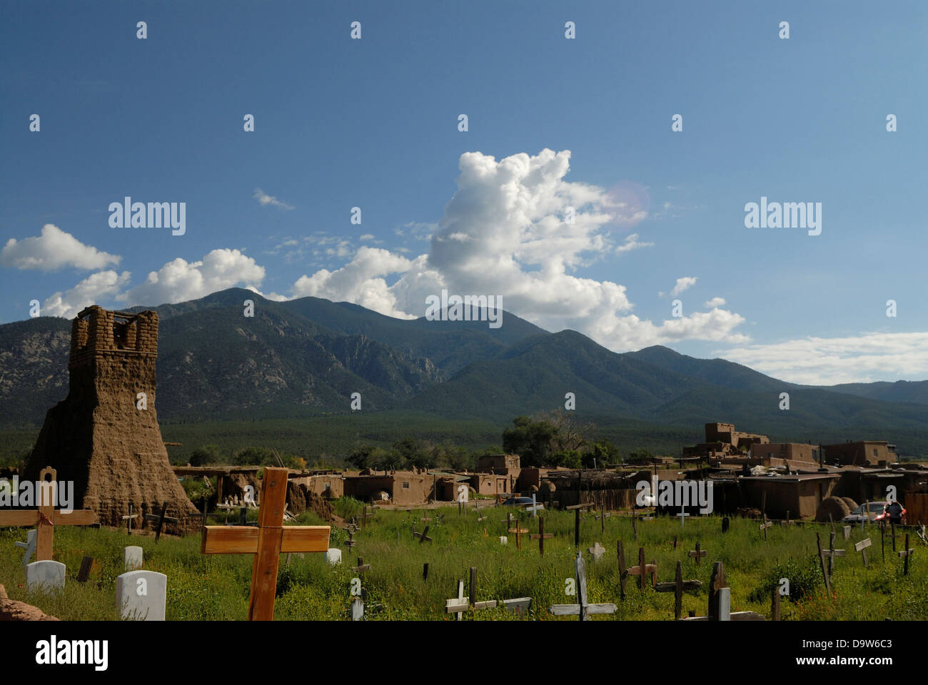 Grabsteine in einem alten Friedhof, Martinez Hacienda, Taos, Taos County, New Mexico, USA Stockfoto