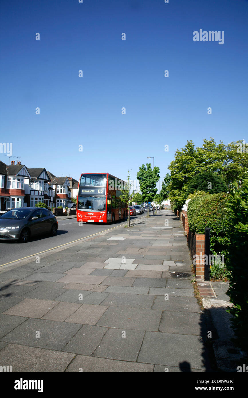 Nummer E3 Bus auf Päpste Lane, Gunnersbury, London UK Stockfoto