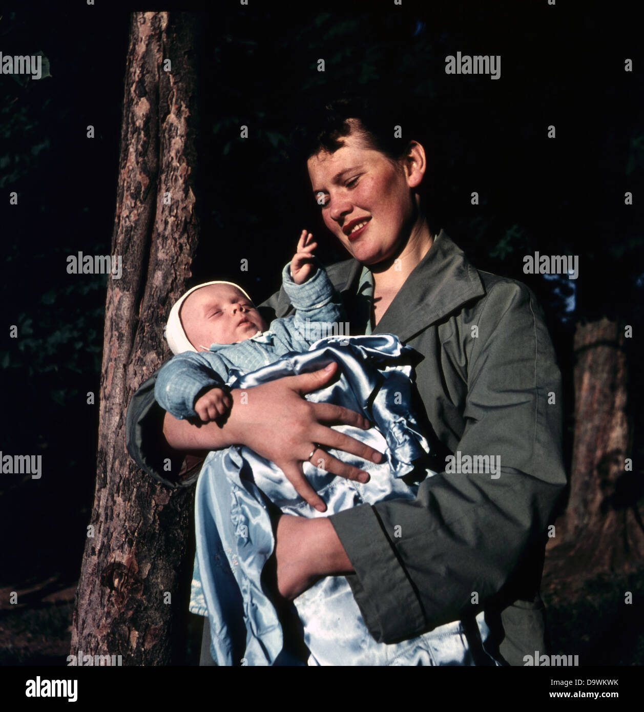 Mutter und Kind, 50 Jahre und zwanzigsten Jahrhundert, Europa, Caucasian, Archivierung Fotos von 1958 Stockfoto
