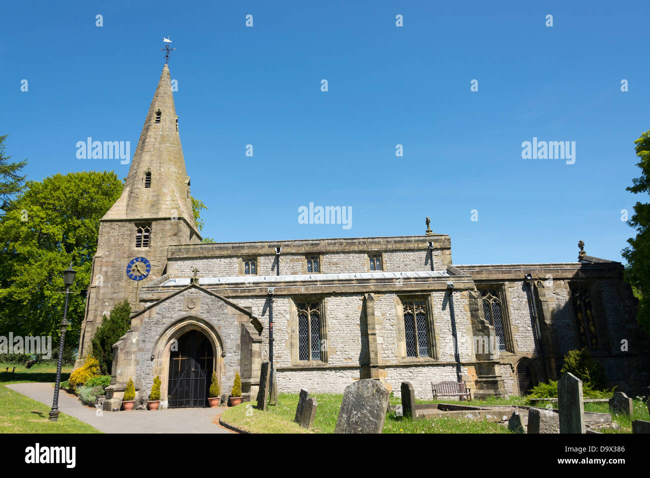 St Michael & All Angels Pfarrkirche, Taddington, Peak District Nationalpark, Derbyshire, England. Stockfoto