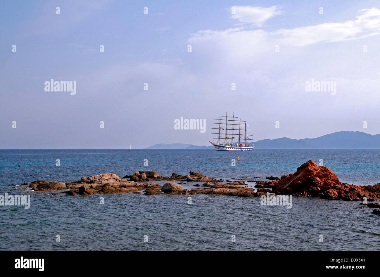 Die Star Clippers in der Nähe des Strandes von Palombaggia im Süden Korsikas. Frankreich Stockfoto