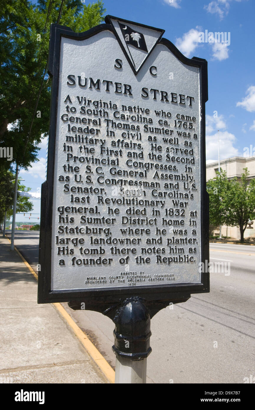 SUMTER Straße A Virginia native nach South Carolina ca. 1765 gekommenen, General Thomas Sumter war ein Führer in zivilen als auch militärischen Angelegenheiten. Er diente in der ersten und zweiten provinzielle Kongresse, als US-Kongressabgeordneter und US-Senator in der S.C. Generalversammlung. South Carolina letzten general im Unabhängigkeitskrieg, starb er im Jahr 1832 in seinem Haus in Stateburg, wo er ein Großgrundbesitzer und Pflanzer war Sumter District. Sein Grab es stellt ihn als einer der Gründer der Republik. Errichtet von Richland County Bicentennial Kommission gesponsert vom Columbia Sertoma Club, 1978 Stockfoto