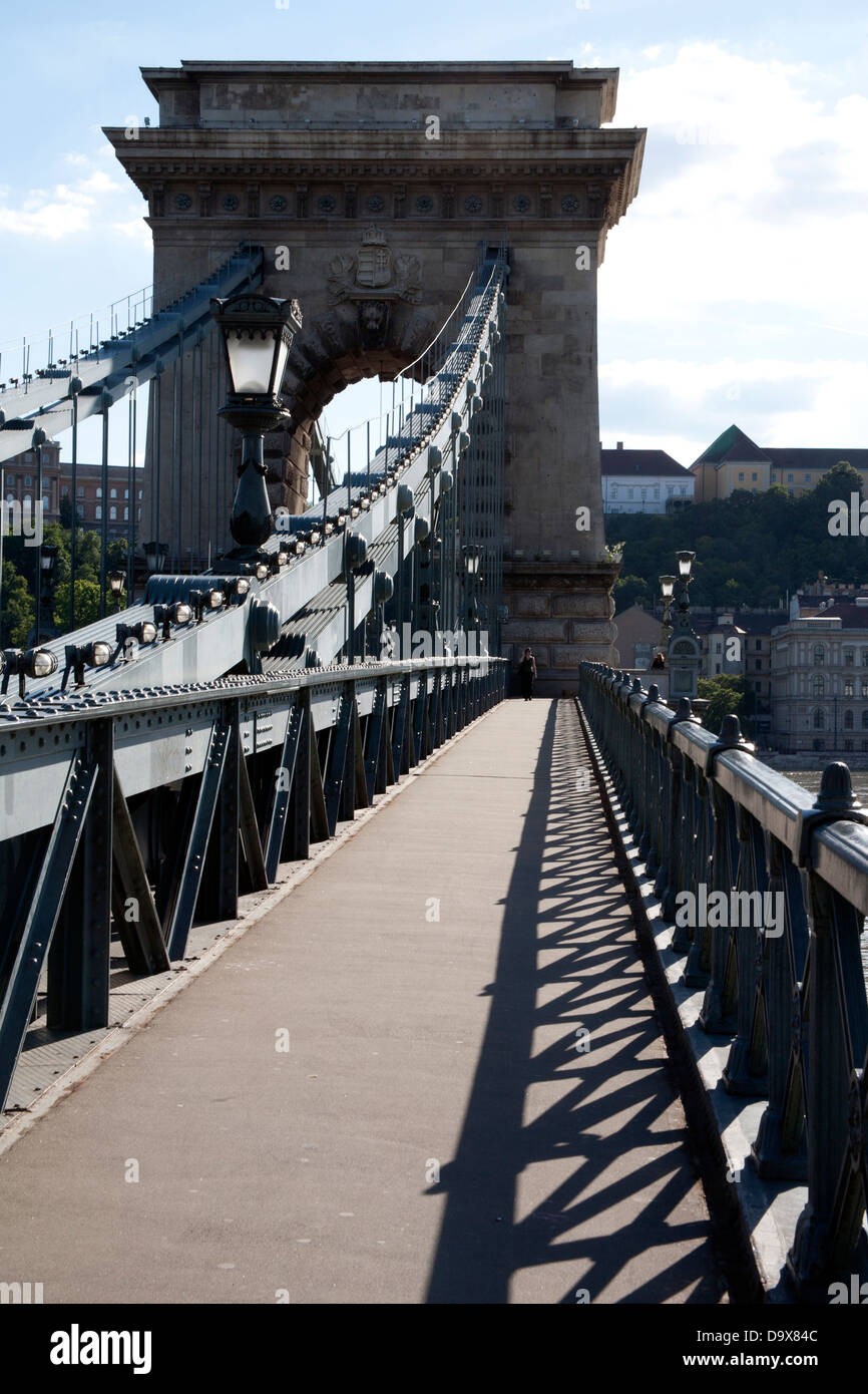 Széchenyi Kettenbrücke - Széchenyi Lánchíd - Hängebrücke über die Donau zwischen Buda und Pest, Ungarn Stockfoto