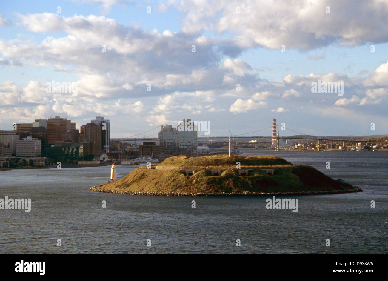 Georges Insel mit Halifax Skyline im Hintergrund Stockfoto