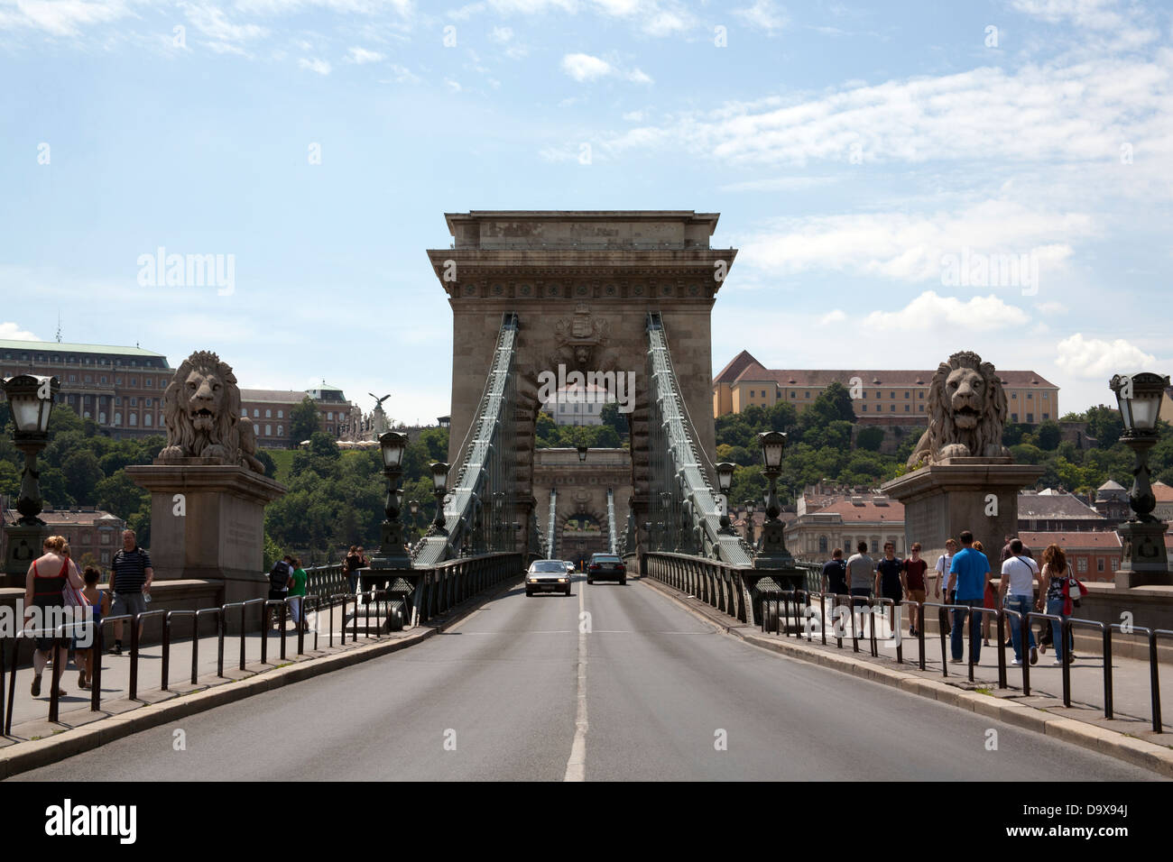 Széchenyi Kettenbrücke - Széchenyi Lánchíd - Hängebrücke über die Donau zwischen Buda und Pest, Ungarn Stockfoto