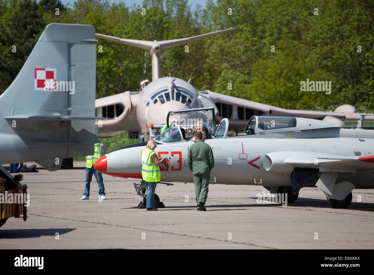 Ein Ex-Warschau Pakt kalten Krieges Iskra Jet Trainer am Flugplatz Bruntingthorpe während einer Anzeige Stockfoto