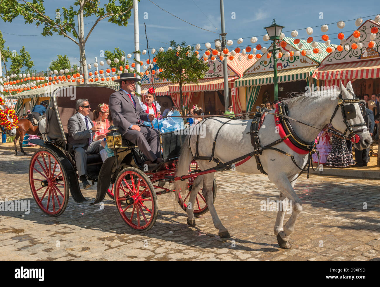 Sevilla, Spanien - April, 25: Parade der Wagen an der Sevillas April Fair am 25. April 2012 in Sevilla, Spanien Stockfoto