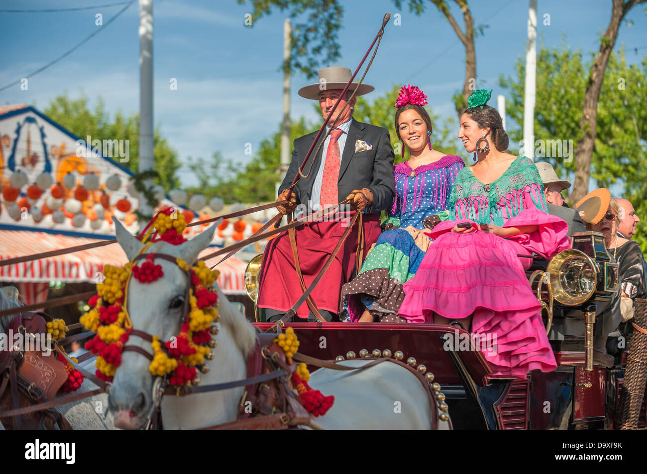 Sevilla, Spanien - April, 25: Parade der Wagen an der Sevillas April Fair am 25. April 2012 in Sevilla, Spanien Stockfoto