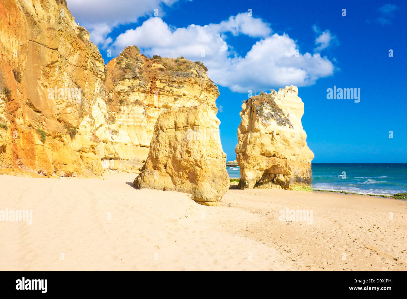 Portugal strand felsen -Fotos und -Bildmaterial in hoher Auflösung – Alamy