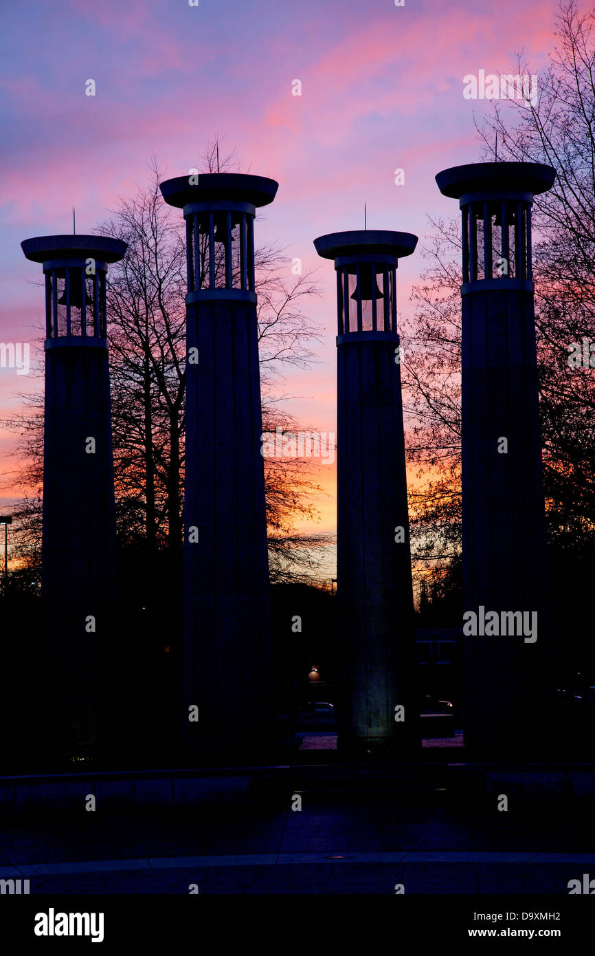 Kolonnade in einem Park am Sonnenuntergang, 95 Glocke Glockenspiele Bicentennial Mall Staatspark, Nashville, Davidson County, Tennessee Stockfoto