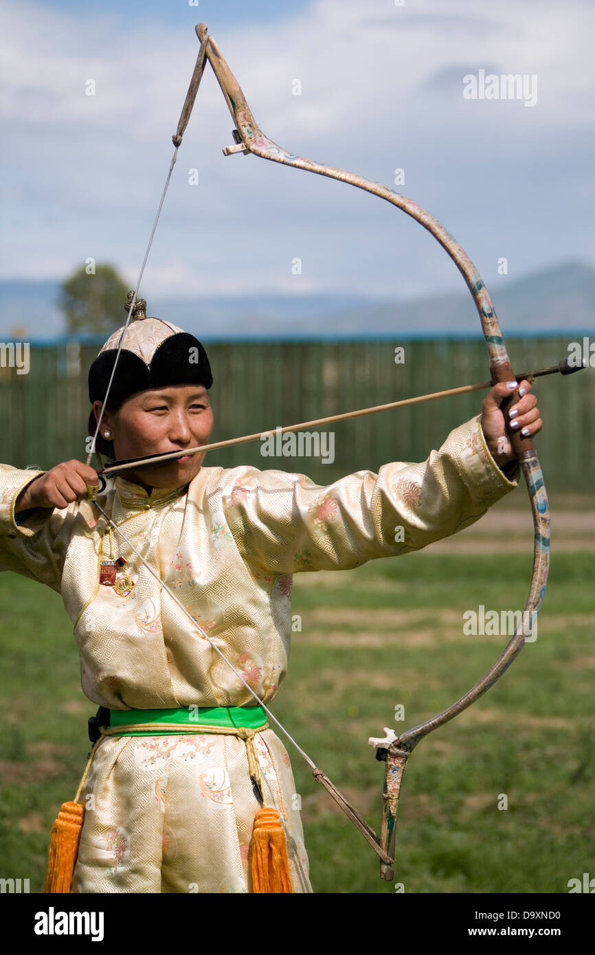 Bogenschießen-Wettbewerb während der jährlichen Naadam-fest, die so genannte Nomad Olympics auf Mongolei, Ulan Bator, Mongolei, Asien Stockfoto