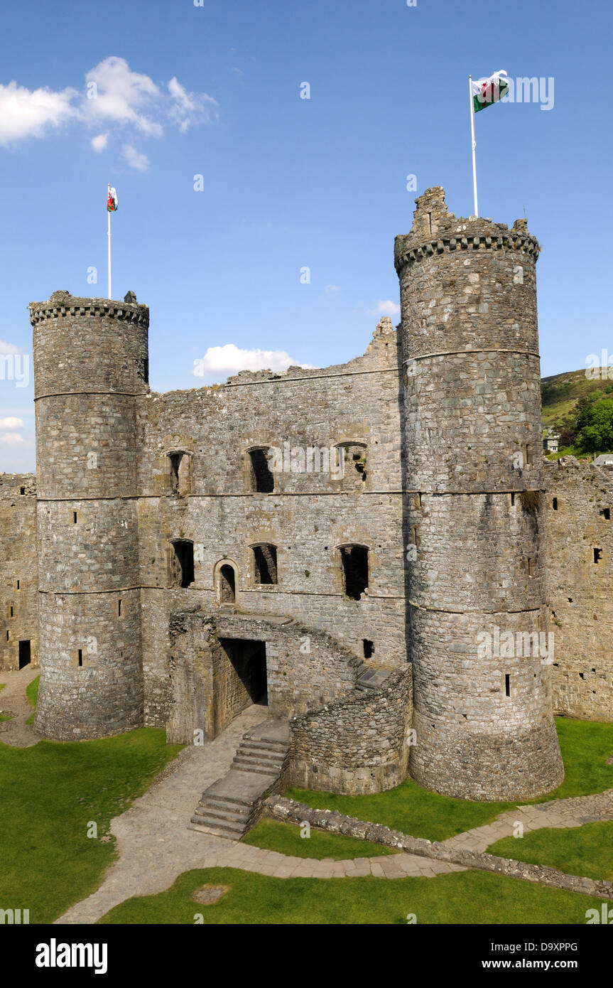 Das Torhaus am mittelalterlichen Schloss Harlech Gwynedd Wales Cymru uK GB Stockfoto