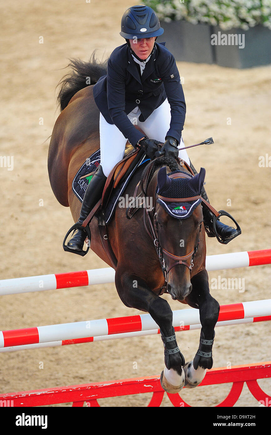 Monte-Carlo, Monaco. 28. Juni 2013. Lauren Hough der USA während der LONGINES Global Champions Tour-Veranstaltung von Monte-Carlo. Stockfoto