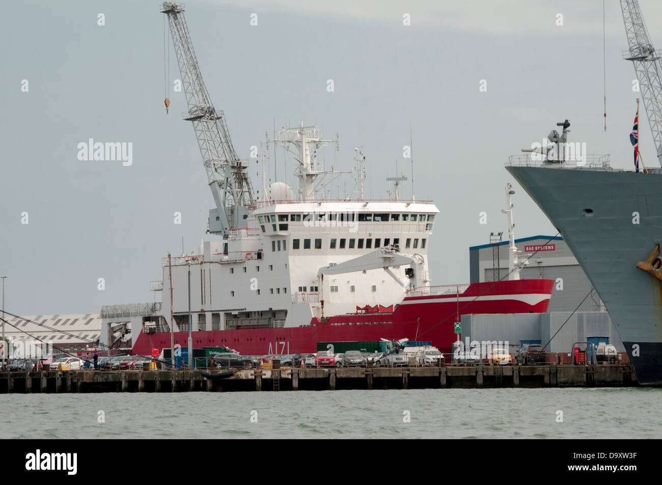 HMS Endurance vertäut im Hafen von Portsmouth mit einem aufschrauben Stockfoto