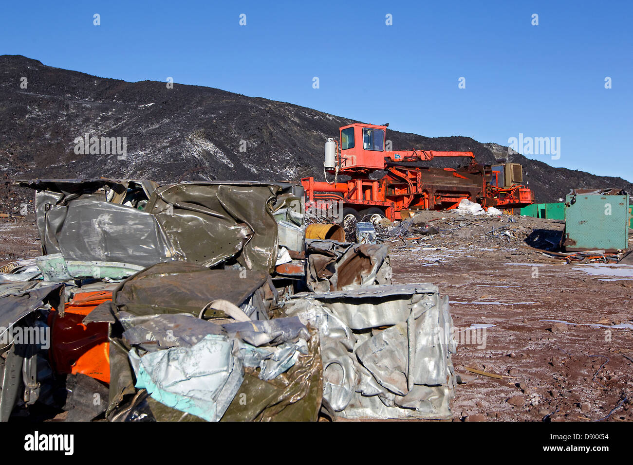 Ballenpresse aus Metall und Metall-Ballen, McMurdo Research Station, Antarktis Stockfoto