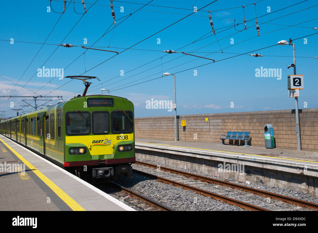 DART-Zug am Bahnhof Station Howth-Halbinsel in der Nähe von Dublin Irland Europa Stockfoto