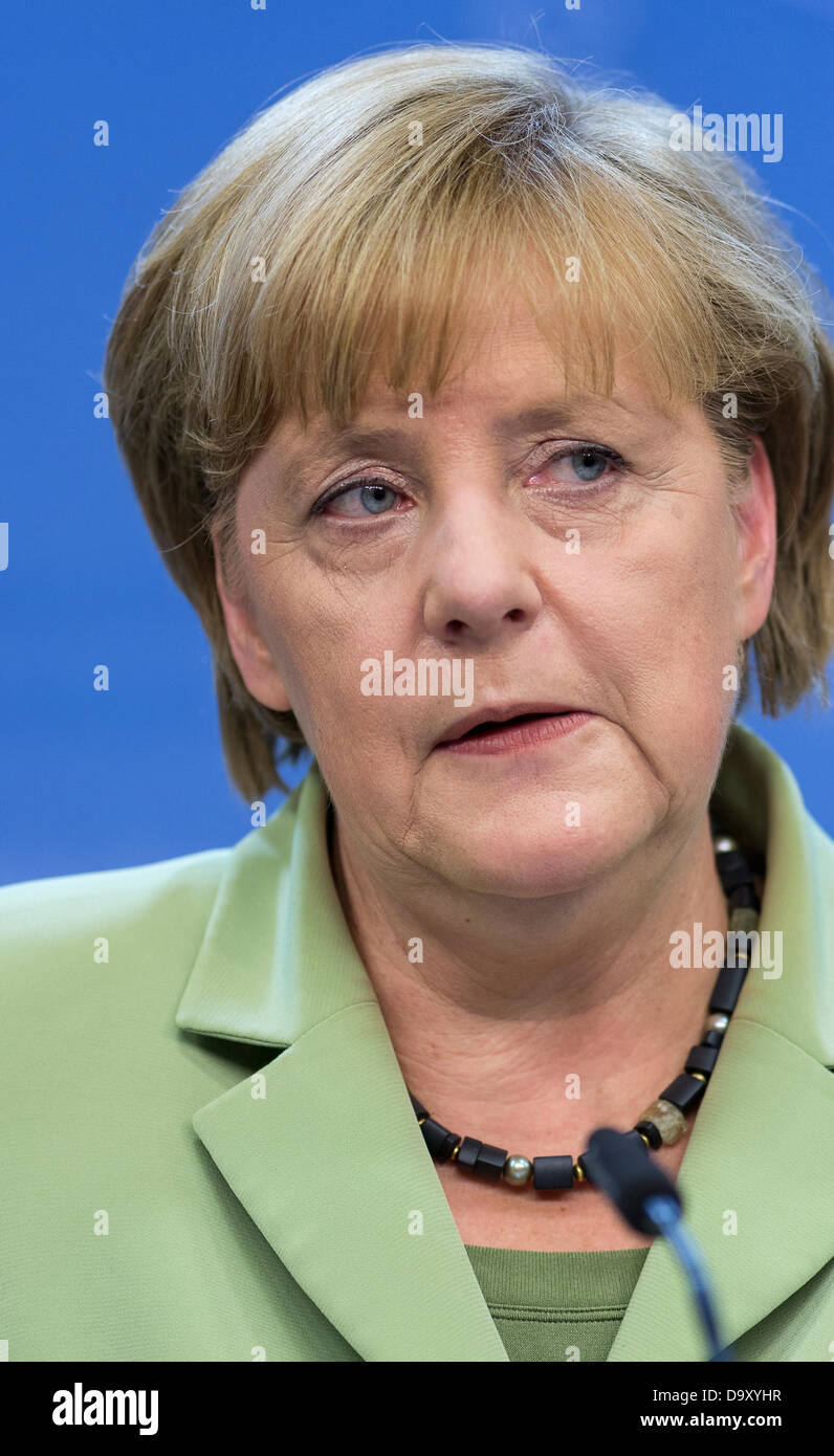 Brüssel, 28. Juni 2013. --Deutsche Bundeskanzlerin Angela Merkel spricht mit Medien am Ende des zweiten Tages von einem EU-Gipfel Staatschef Hauptsitz in der EU-Rat. Foto: Thierry Monasse/Dpa/Alamy Live News Stockfoto