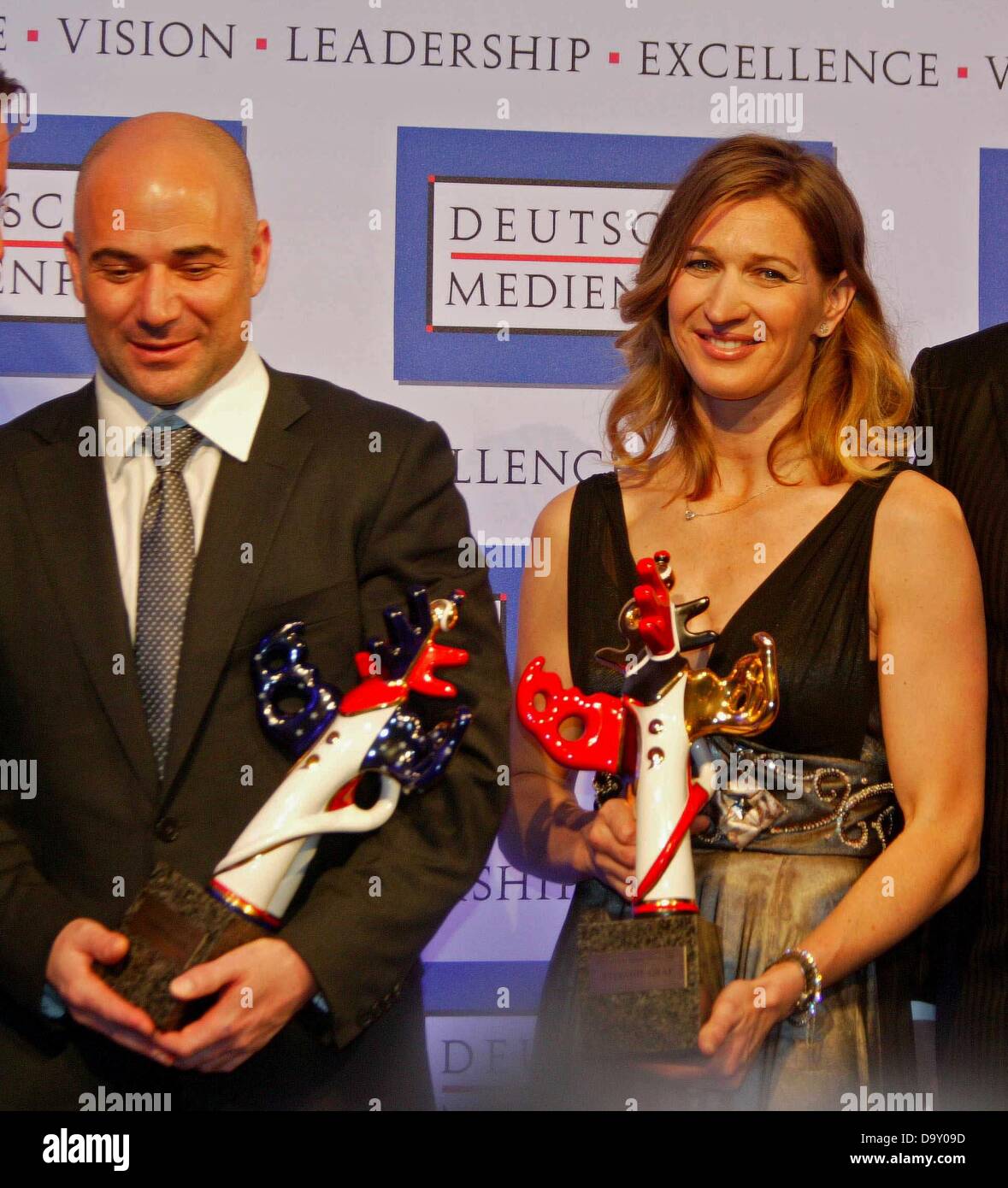 Andre Agassi und seine Frau Steffi Graf bei der Verleihung des deutschen Media Award 2008. Stockfoto