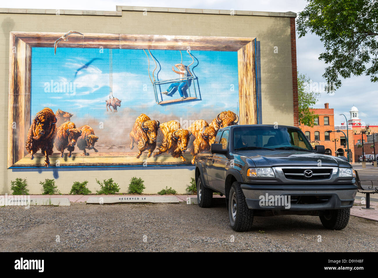 Öffentliche Wandbild 'Schicksal manifestieren"von Alex Pavlenko, Lethbridge, Alberta, Kanada Stockfoto