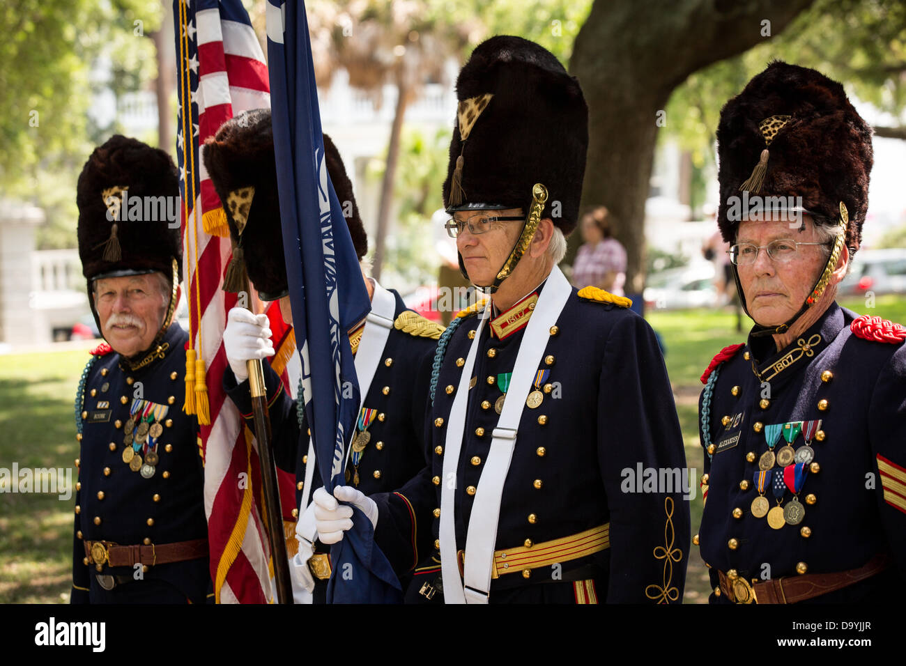 Ein Teilnehmer nimmt Teil in Carolina Day Feierlichkeiten und Parade am 28. Juni 2013 in Charleston, South Carolina. Carolina Tag feiert den amerikanischen Sieg an Schlacht von Sullivans Island, SC, USA am 28. Juni 1776. Stockfoto