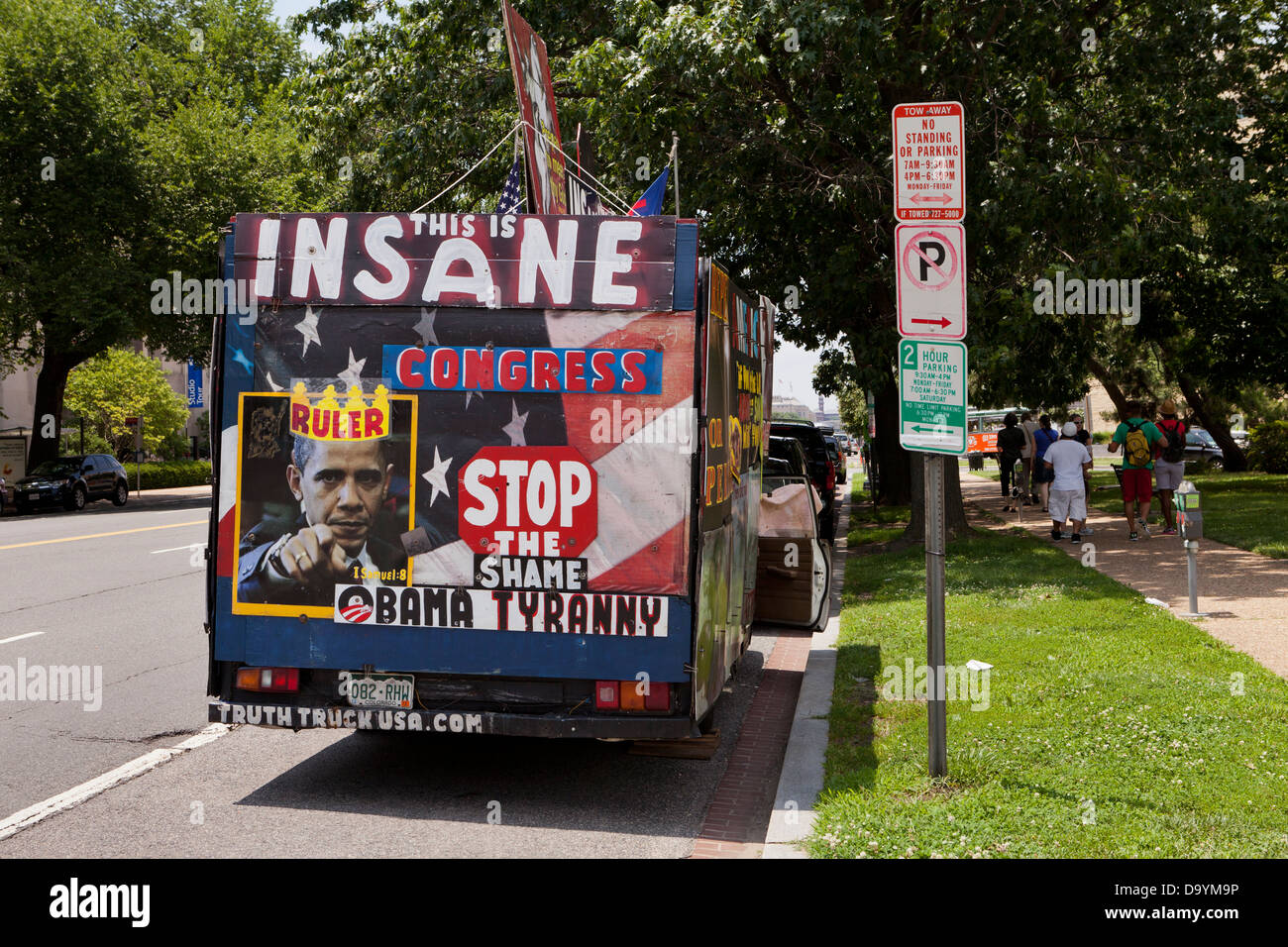 Auto dekoriert mit rechtsextremen politischen Botschaften - Washington, DC Stockfoto