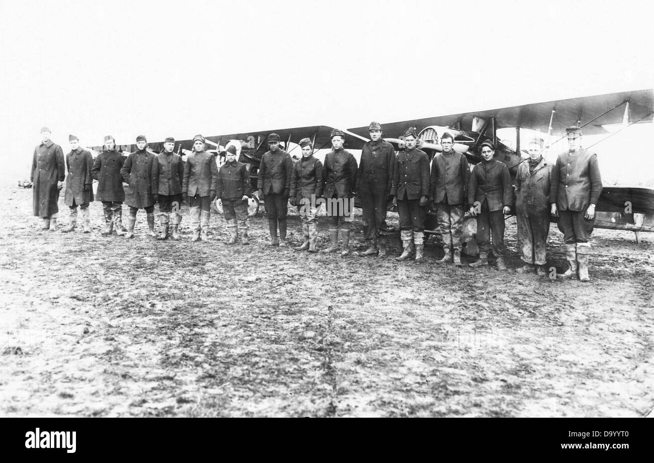 Die 213th Aero Squadron war Teil der Gruppe 3 und leistete wichtige Unterstützung während der frühen militärischen Operationen. Das Geschwader war an Aufklärungs- und taktischen Operationen beteiligt, wodurch die Effektivität der US-Streitkräfte gesteigert wurde. Stockfoto