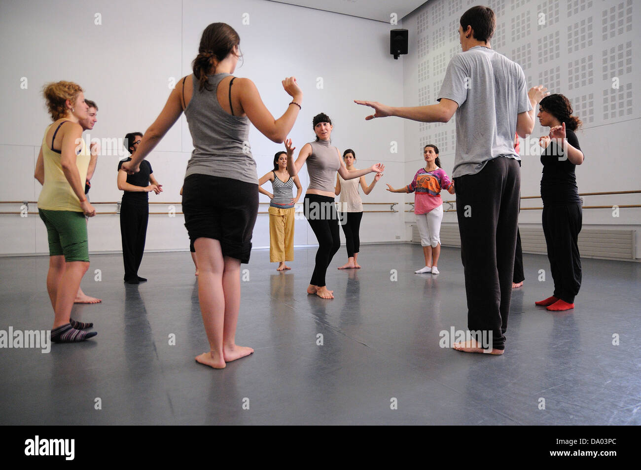 BARCELONA - 3 MAR: Schauspieler spielen Commedia dell am 3. März 2011 in Barcelona, Spanien. Stockfoto