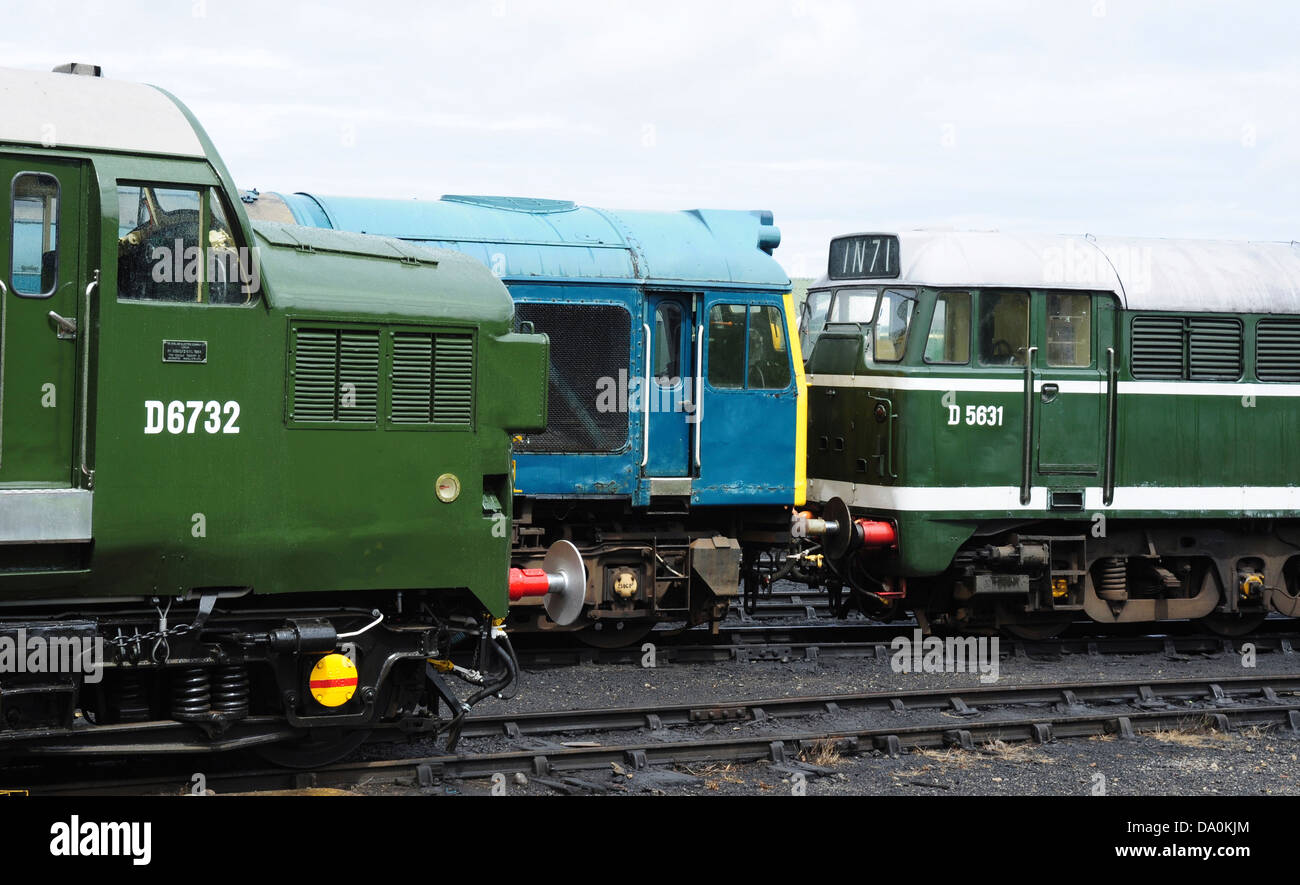 Klassen, 37, 25 und 31 Diesellokomotiven D6732, 25057 und D5631 bei Weybourne auf die North Norfolk Railway (NNR), England, UK Stockfoto