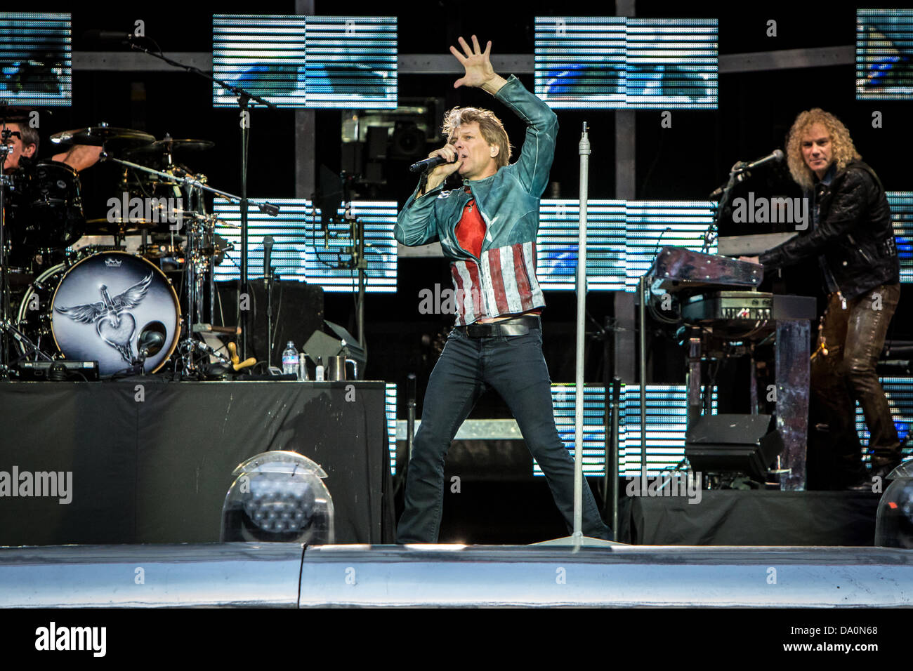 Mailand Italien. 29. Juni 2013. Die US-amerikanische Rockband BON JOVI führt live im Stadio S. Siro während "Denn wir können - die Tour" Credit: Rodolfo weitertransferiert/Alamy Live News Stockfoto