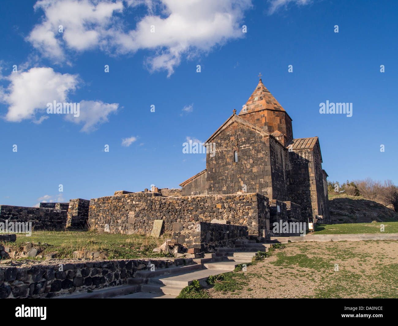 Sevanavank Klosteranlage auf der Kghazi Halbinsel in Armenien. Stockfoto