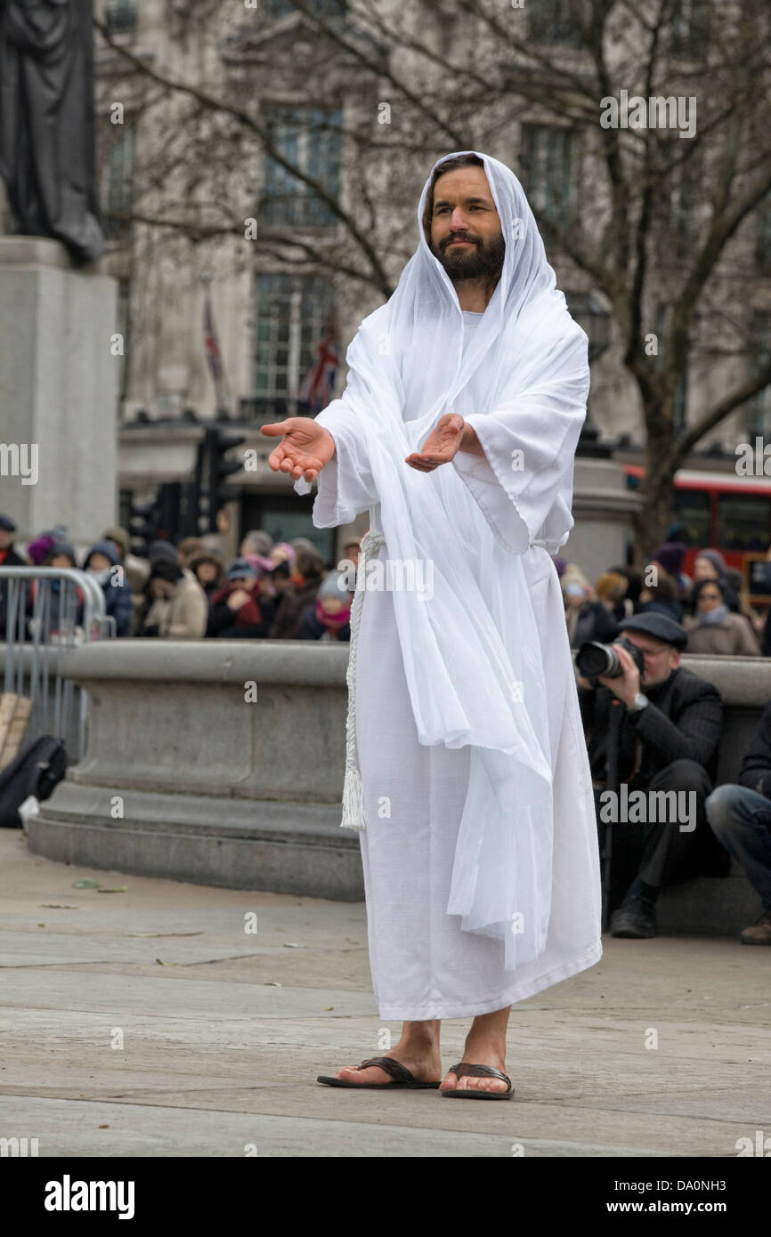 Passion Jesu durchgeführt am Trafalgar Square die Wintershall-Spieler am Karfreitag London England Stockfoto