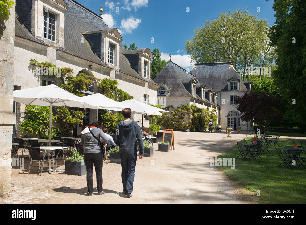 Touristen besuchen Schloss Azay-le-Rideau im Loire-Tal, Frankreich Stockfoto